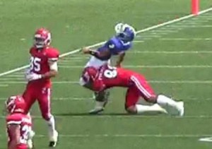 日大アメフトの悪質タックル